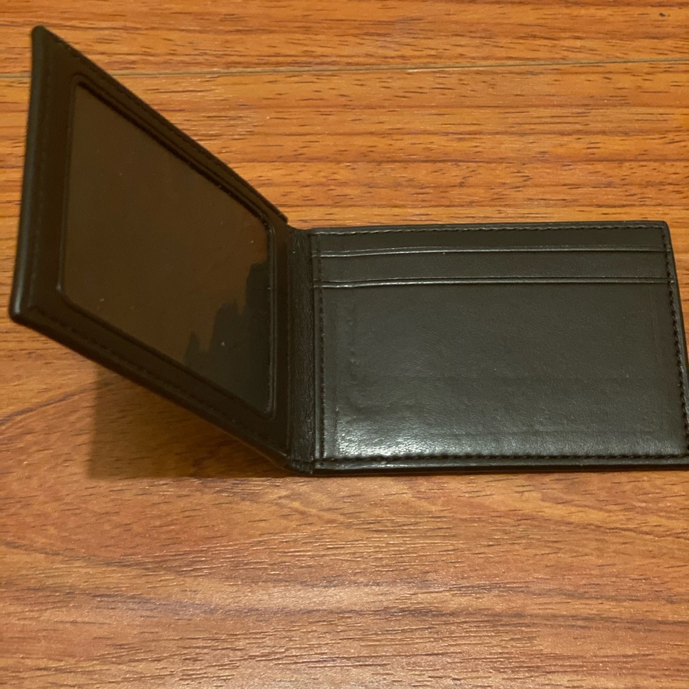 Coach wallet card holder never used - Picture 2 of 3